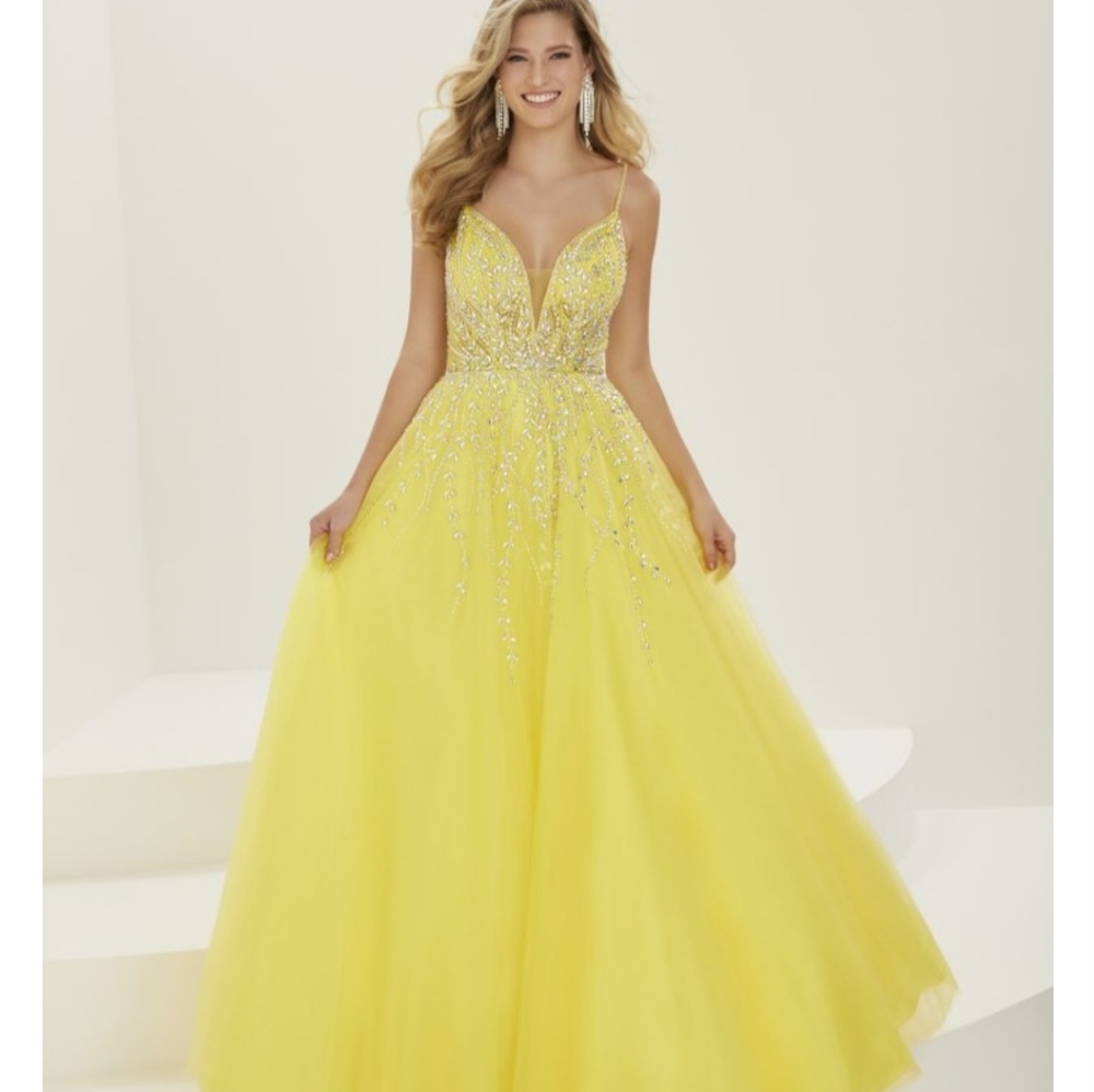 Christina Wu Tiffany Design Yellow Prom Dress Size 10 (Altered 1/2 size)